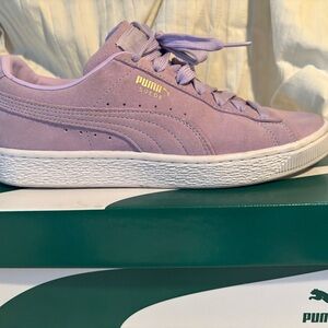 Puma Lilac Suede Women's Sneakers - like new condition Size 8